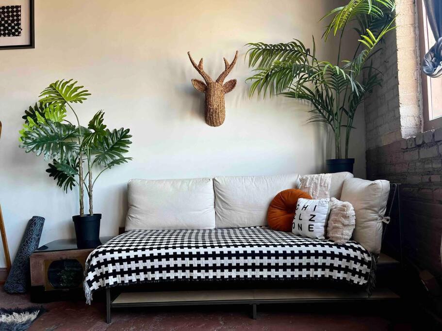 420 Friendly Boho Loft Downtown King Suite Free Parking Детройт Екстериор снимка