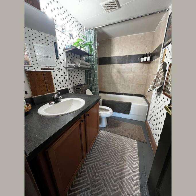 420 Friendly Boho Loft Downtown King Suite Free Parking Детройт Екстериор снимка